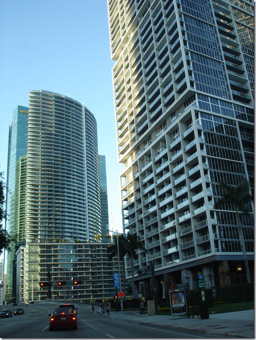 downtown_miami_skyscrapers_tall_buildings