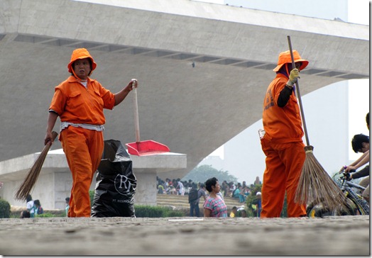 Cleaner-up Workers at the Mona